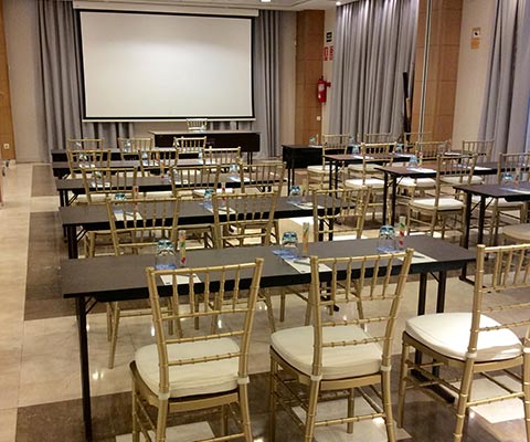 reuniones y eventos en Salamanca, montaje en escuela